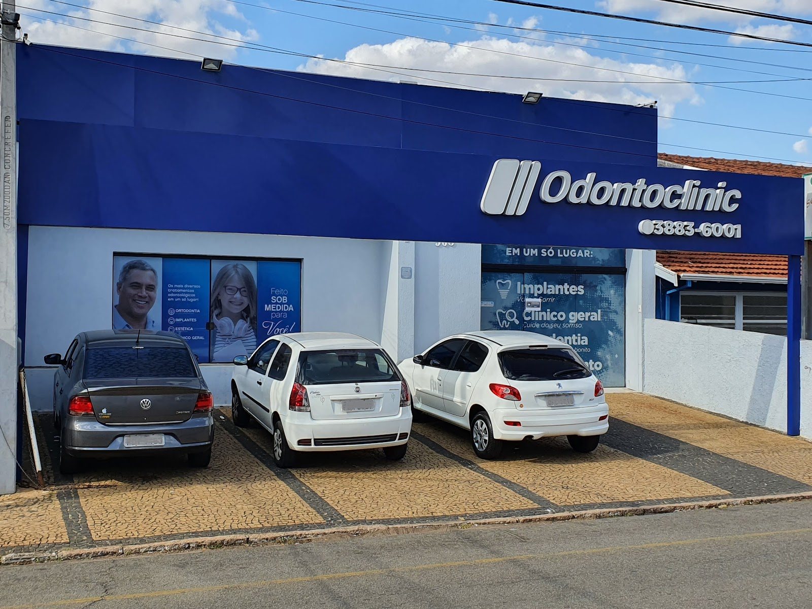 Fachada da Odontoclinic Sumaré, na Rua Dom Barreto, 968, Centro